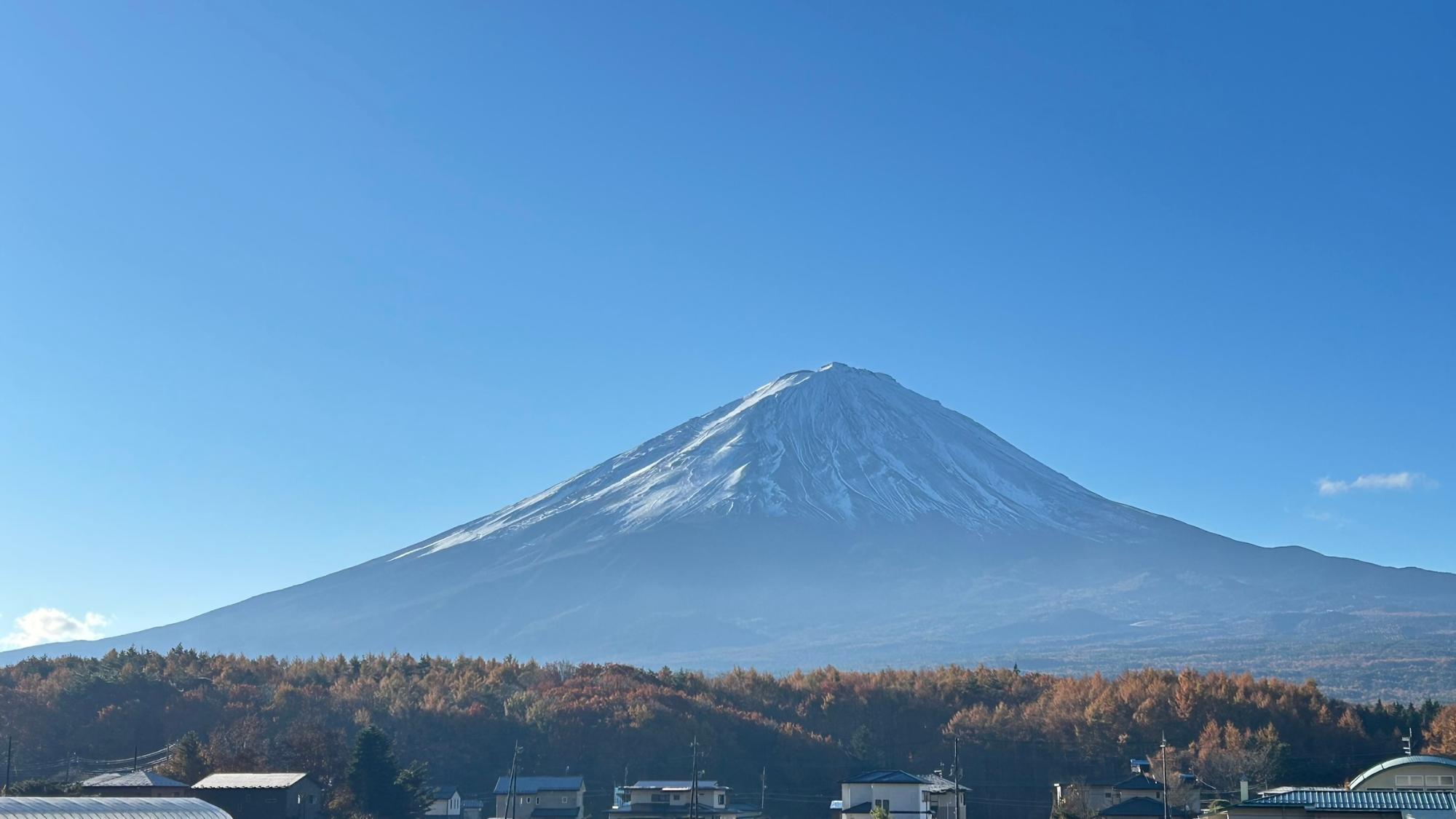 令和6年11月22日臼田和からの富士山と紅葉